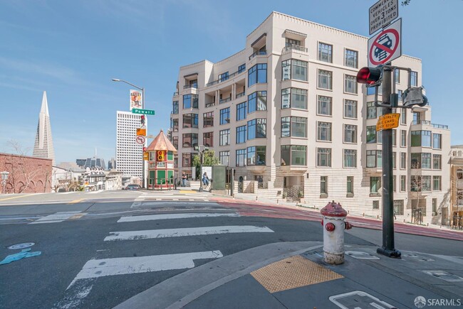 Building Photo - 875 California St
