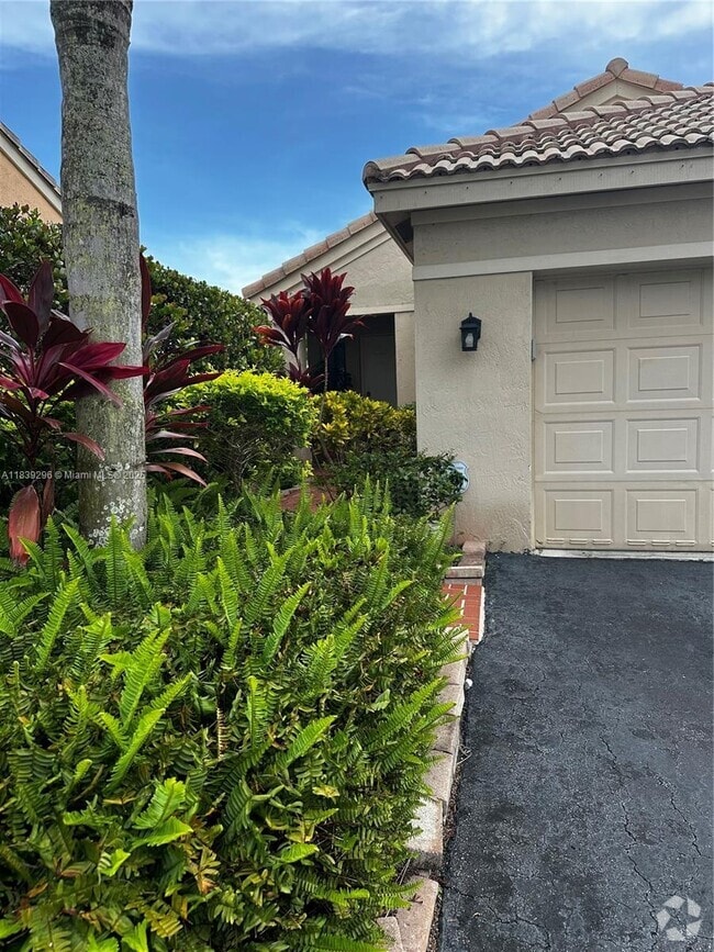 Building Photo - 4366 Pine Ridge Ct