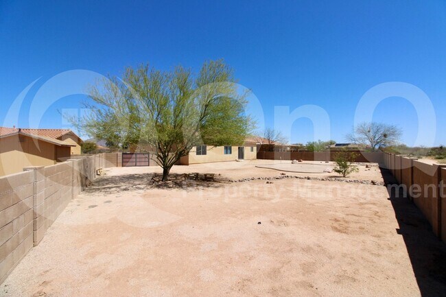 Building Photo - 6780 S Via Molino De Viento