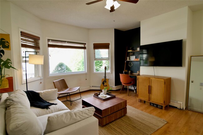 Building Photo - 54 Wildey St