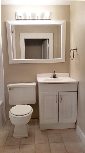 Bathroom - 542 6th W St