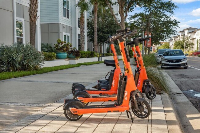 Building Photo - 4821 W McElroy Ave