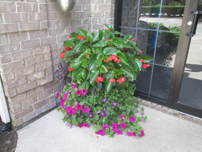 Welcoming Entrances - Sugar Creek Apartments