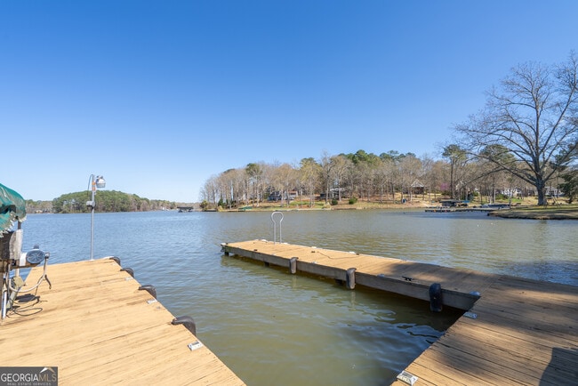 Building Photo - 384 Arrowhead Trail NE