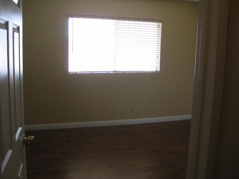 Building Photo - 1539 W 206th St