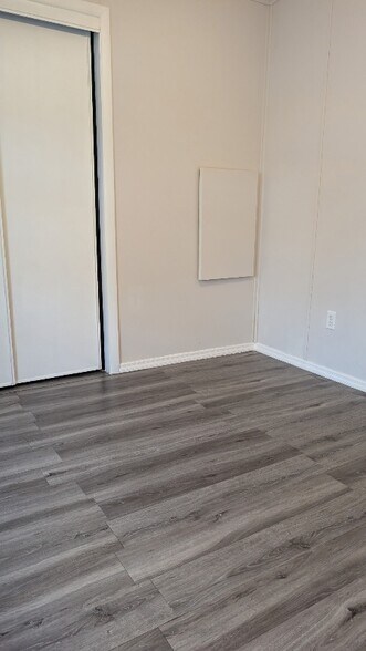 Building Photo - 165 Landing Dr