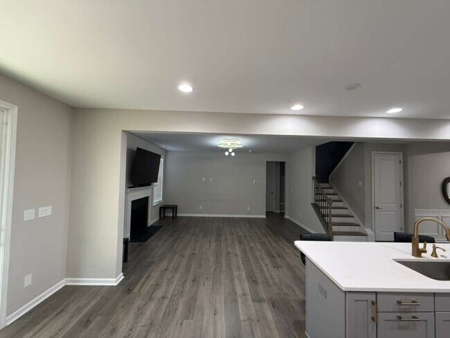 Building Photo - 128 Reids Cv Dr