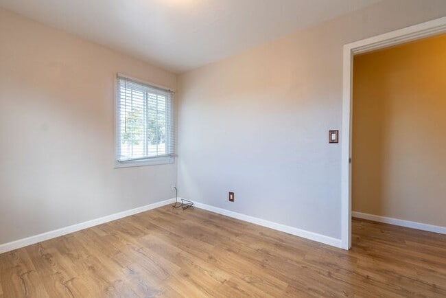Building Photo - Pacific Grove Coastal Cottage – 2 Bedroom
