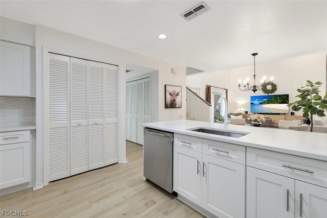 Building Photo - 13171 Whitehaven Ln