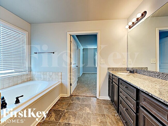 Building Photo - 1605 Richmond Meadow Ct