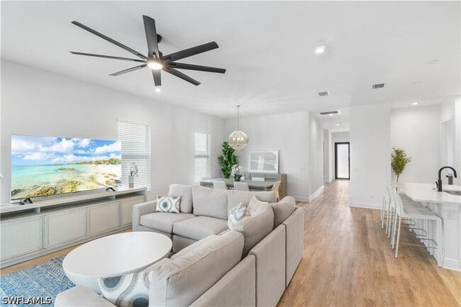 Building Photo - 551 97th Ave N