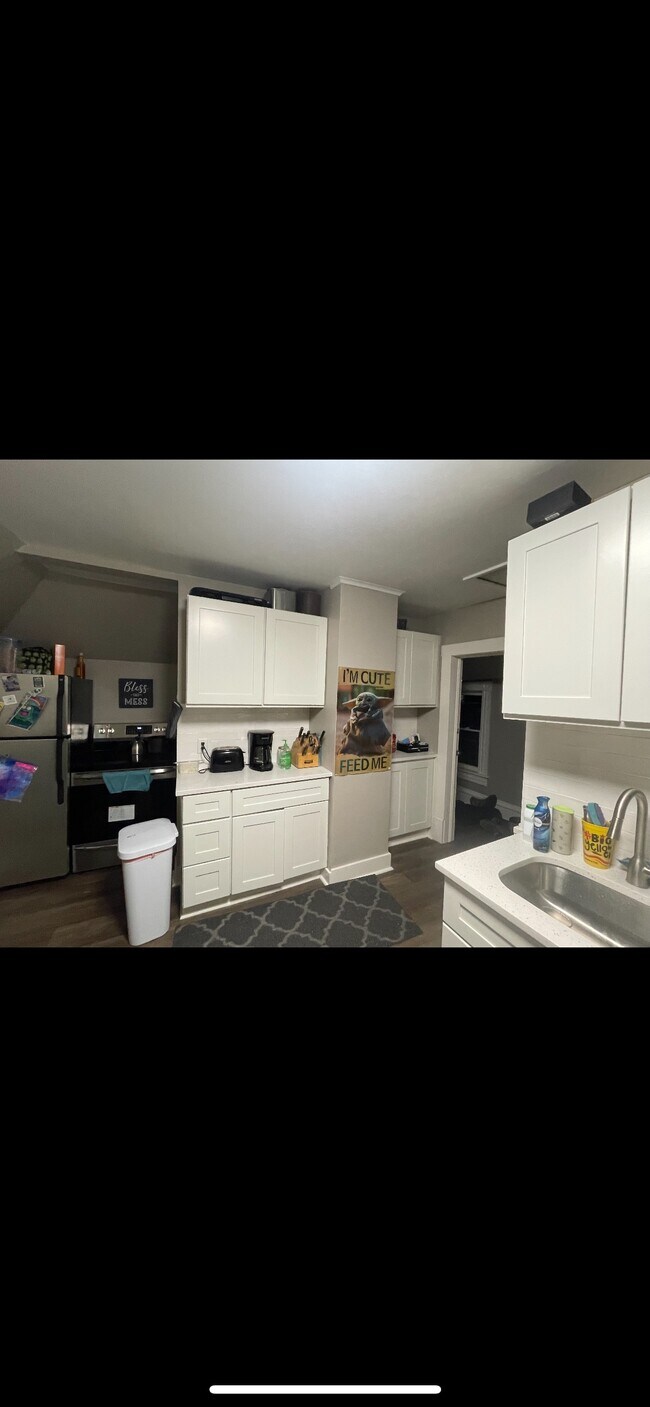 Building Photo - 2738 Emerson Ave S