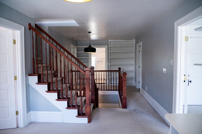 Building Photo - 145 E 300 S