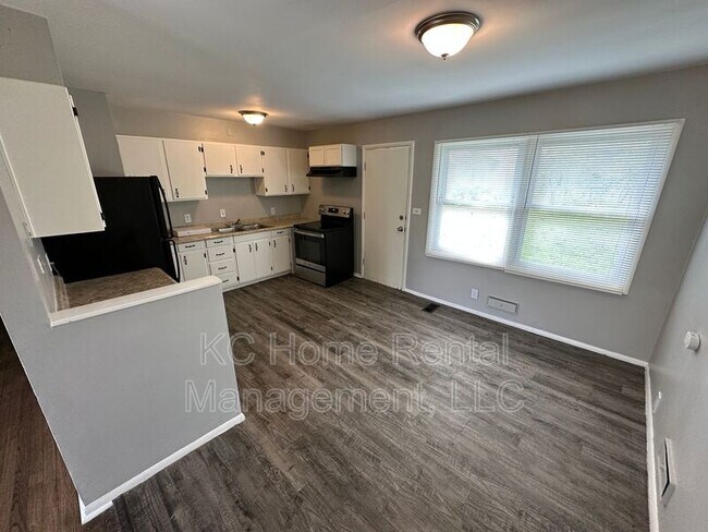 Building Photo - 7309 E 111th Terrace