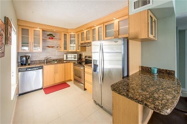 Building Photo - 301 Olivewood Pl