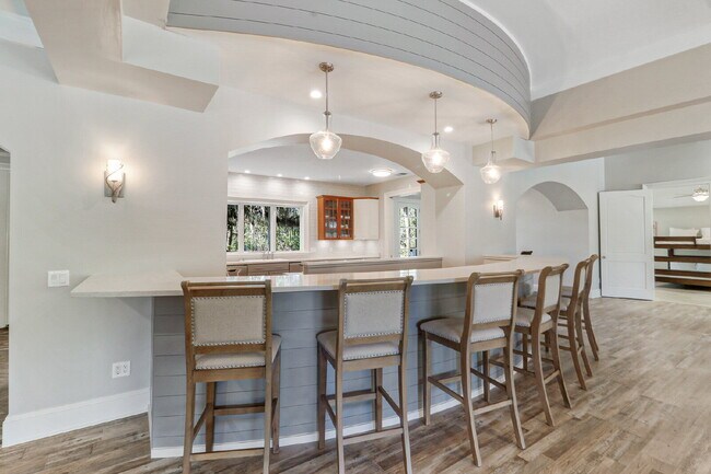 Building Photo - Private, Low Country Residence for Rent!