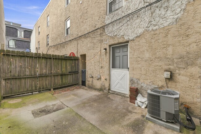 Building Photo - 316 W Wildey St