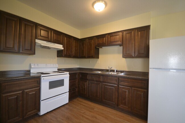 Building Photo - Cross Timbers Apartment