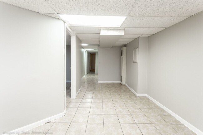 Building Photo - 3714 W Ferdinand St