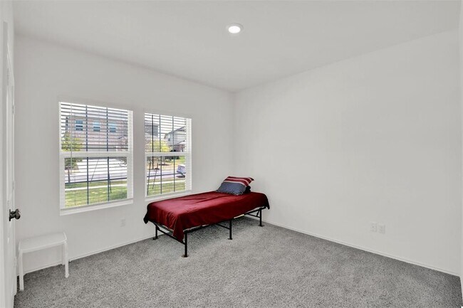 Building Photo - 937 Mallow Rd