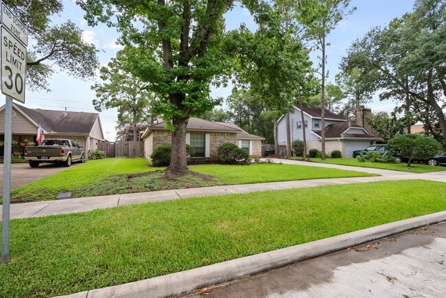 Building Photo - 611 Muirwood Ln
