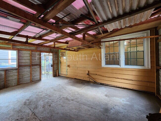 Building Photo - 2480 Spring Garden Dr SW