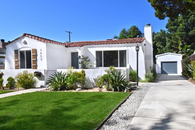 Building Photo - Stunning Spanish Home