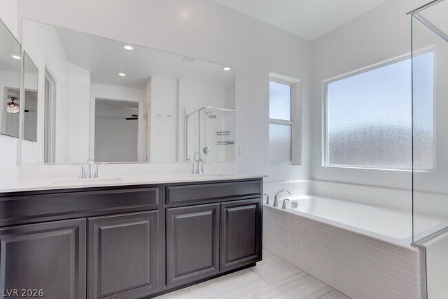 Building Photo - 7106 Calvert Cliffs St