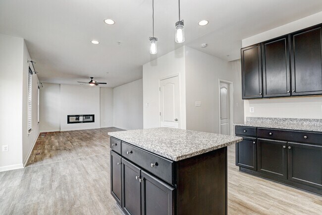 Building Photo - 9307 Drumman Dr