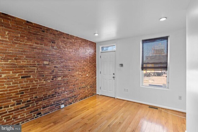 Building Photo - 1004 South Paca St
