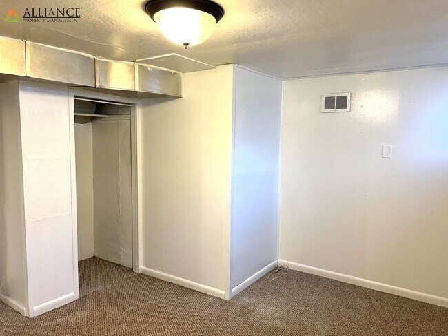 Building Photo - 800 Osage St