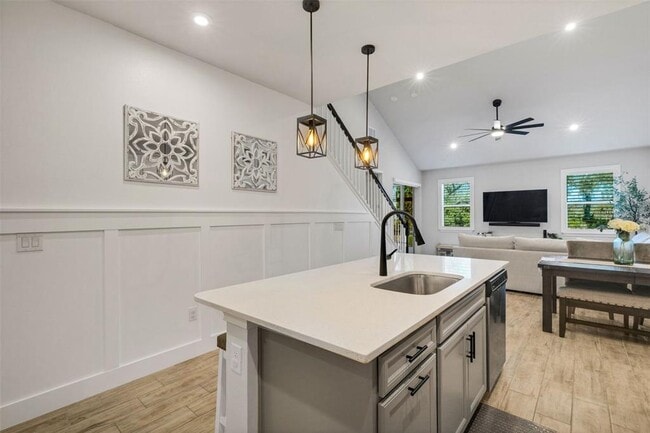 Building Photo - 5606 Silverbridge Trl