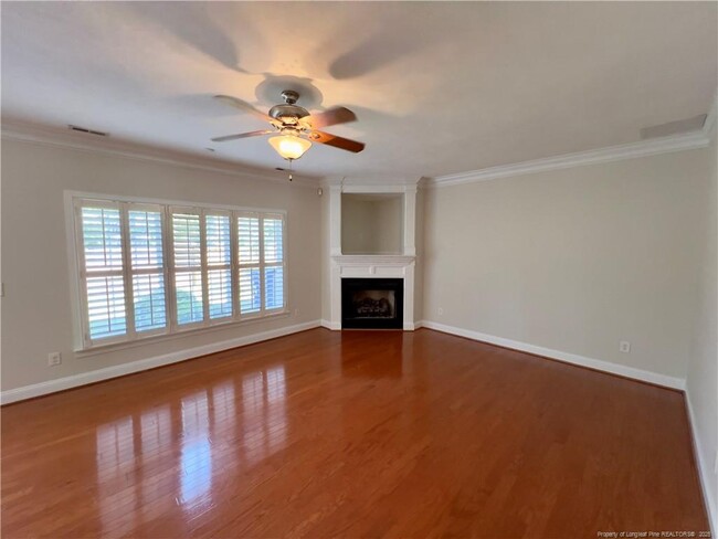 Building Photo - 346 Coverly Square