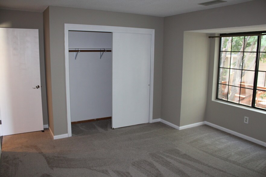 Master Bedroom - 48 N Mountain Rd