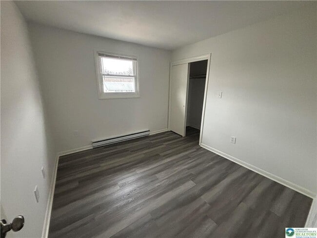 Building Photo - 616 Banks St