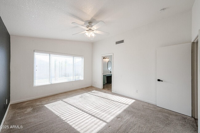 Building Photo - 6209 W Blackhawk Dr