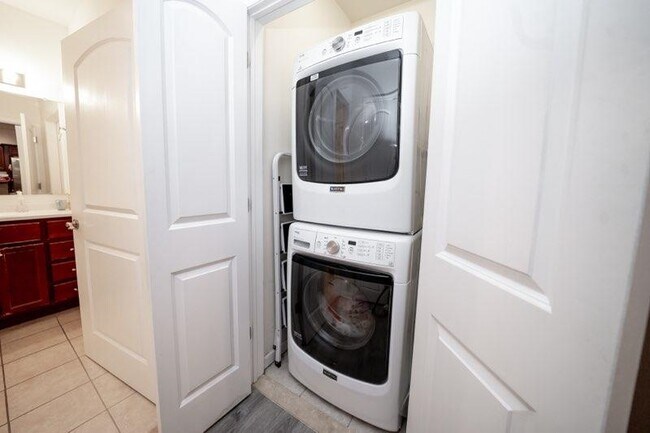 Building Photo - 5903 Jefferson St