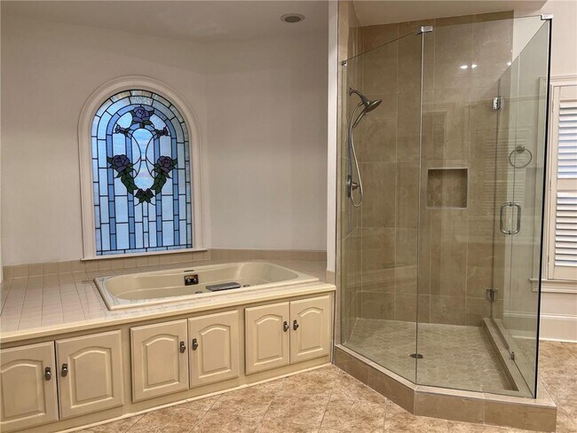 Building Photo - 4608 Chattahoochee Crossing SE