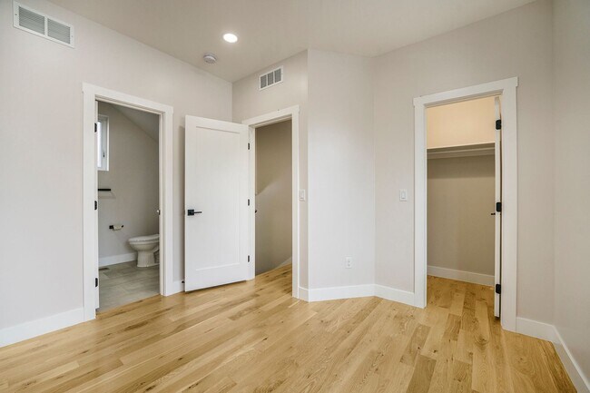 Building Photo - Back Duplex in Denver's Jefferson Park Neighborhood