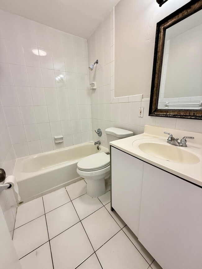 Building Photo - 2240 N 57th Way