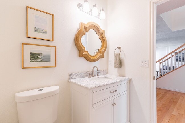 Building Photo - 3 Bed 2.5 Bath In The Heart Of Eagle