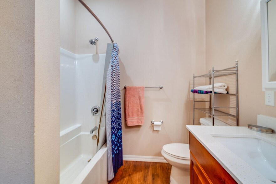 Building Photo - 975 S Sand Dune Ave SW