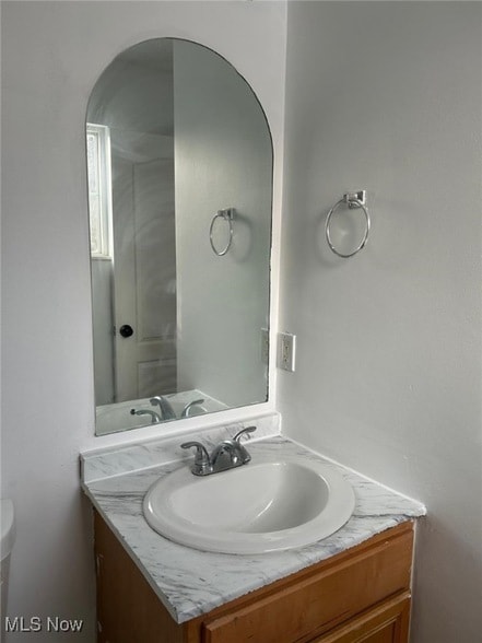 Building Photo - 3164 E 130th St