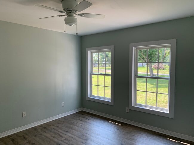 Building Photo - 14742 South Blvd