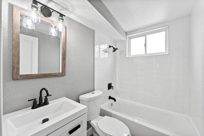 Building Photo - 1100 Rosemary St