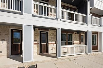 Building Photo - 266 Harris St