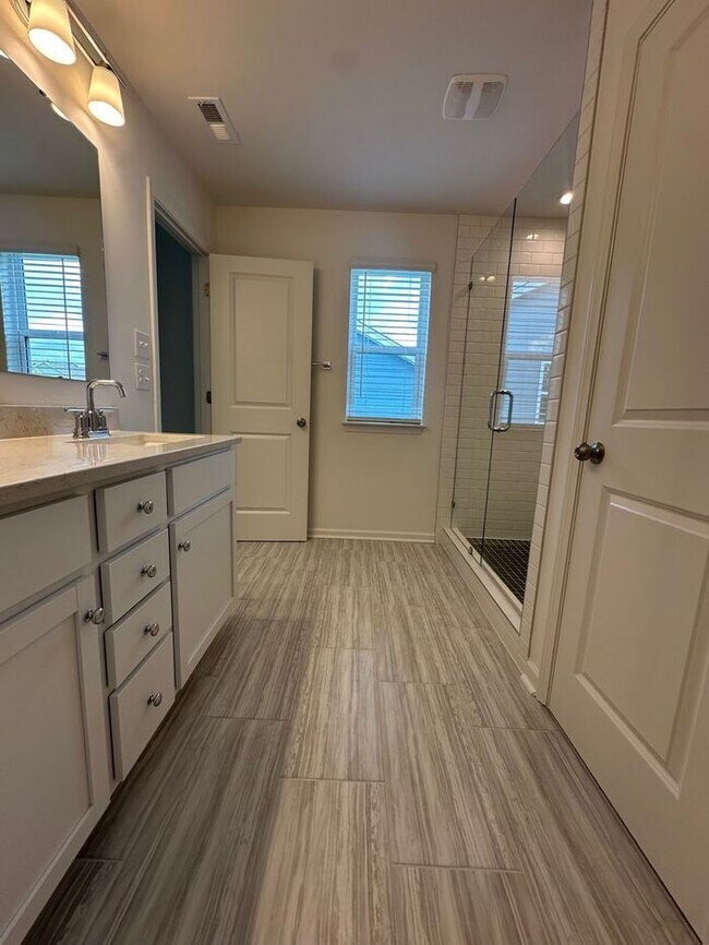 Building Photo - NEW CONSTRUCTION 4BD/2.5 Home in Stonebrid...