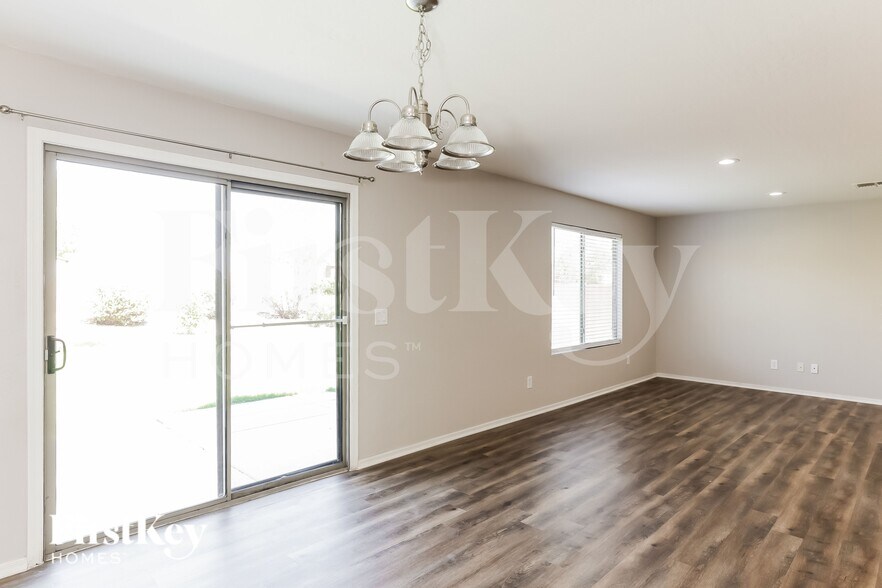 Building Photo - 5570 E Flowing Spring