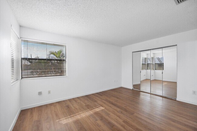 Building Photo - 1500 Jefferson Dr