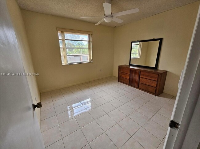 Building Photo - 8990 SW 24th St